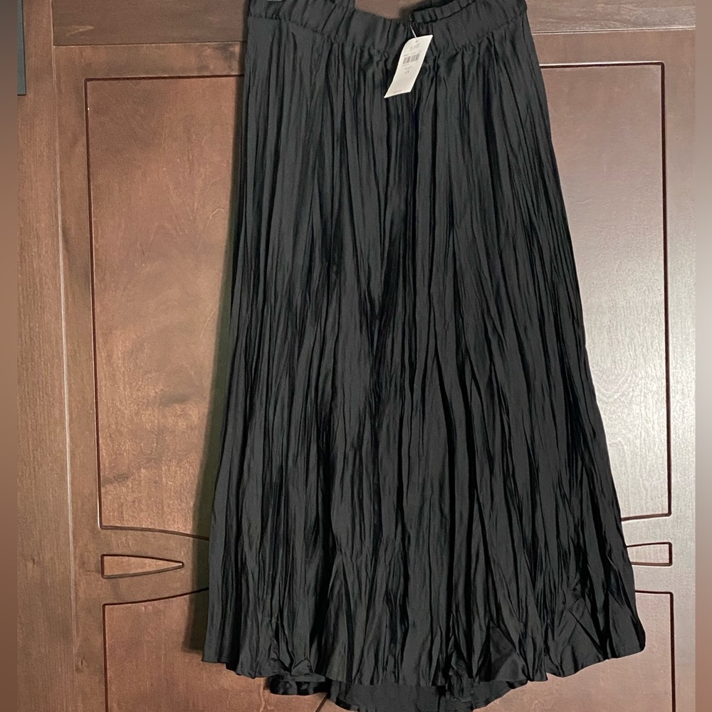 J Jill Black Crinkle Midi Skirt.  Plus Size.  NWT